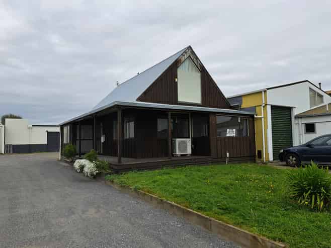 Tech Workshop / Office - Industrial location