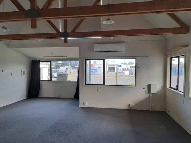 Tech Workshop / Office - Industrial location