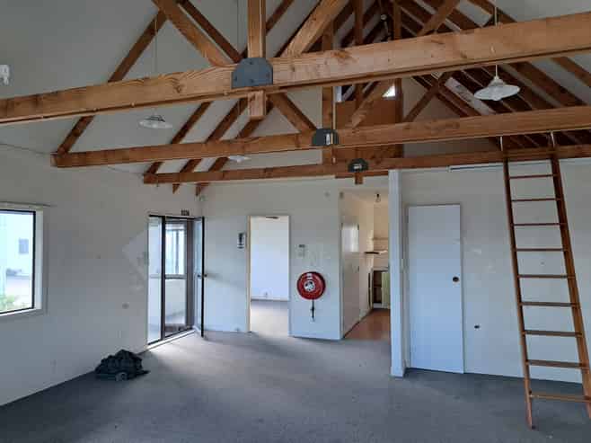 Tech Workshop / Office - Industrial location