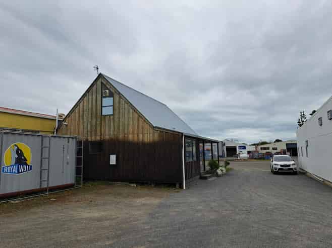 Tech Workshop / Office - Industrial location