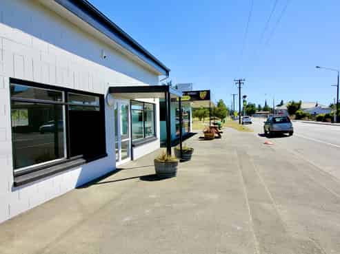 High yield and anchored by a national tenant