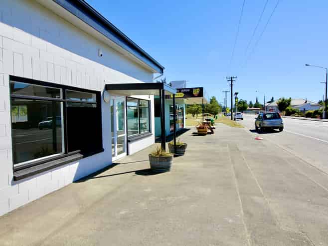 High yield and anchored by a national tenant