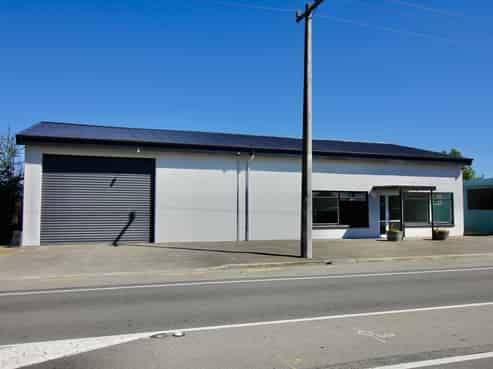 High yield and anchored by a national tenant