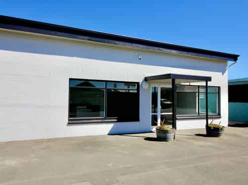 High yield and anchored by a national tenant