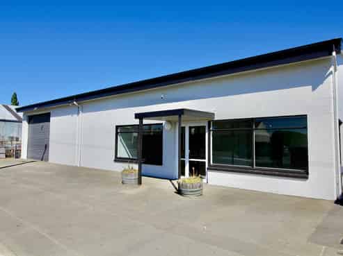 High yield and anchored by a national tenant