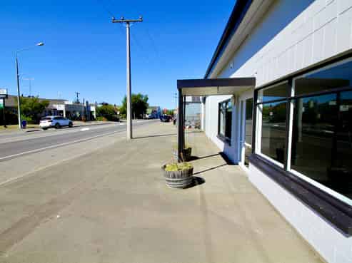 High yield and anchored by a national tenant