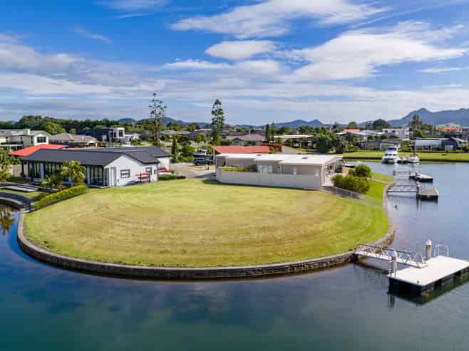 23 Stace Hopper Drive, One Tree Point
