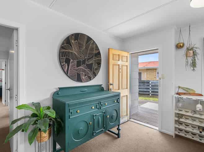 127 Queen Street, Levin