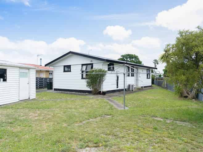 127 Queen Street, Levin