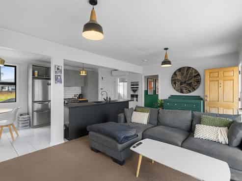 127 Queen Street, Levin