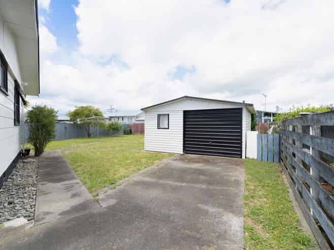 127 Queen Street, Levin