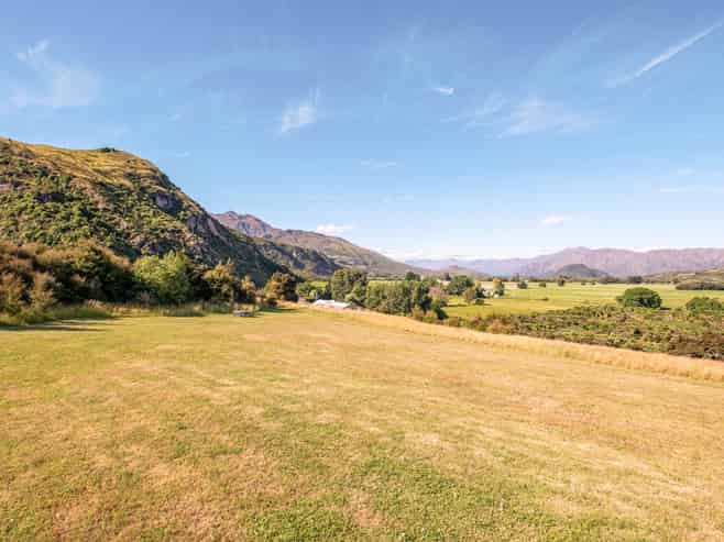 16 Emerald Bluffs Lane, Glendhu Bay