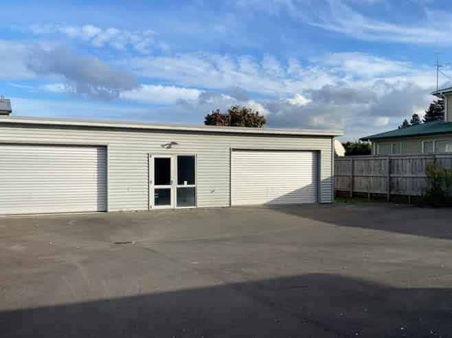 Work, store, operate, all in one space