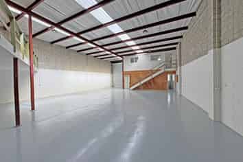 SAINT JOHN'S VACANT POSSESSION - 310M²
