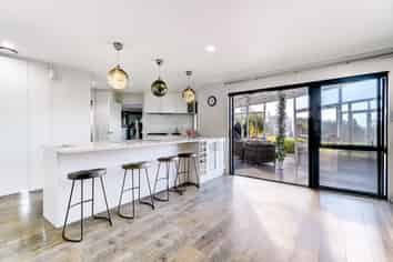 241 Paremoremo Road, Hobsonville