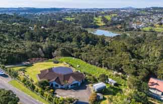 241 Paremoremo Road, Hobsonville