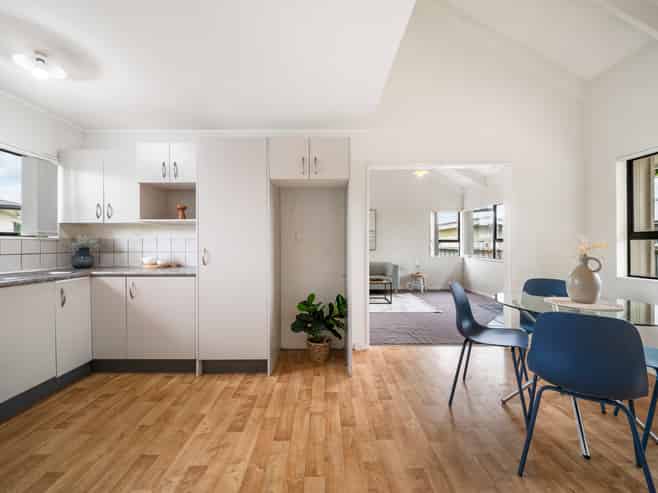 2/12 Edmund Hillary Ave, Papakura