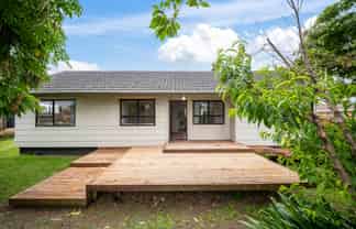 2/12 Edmund Hillary Ave, Papakura