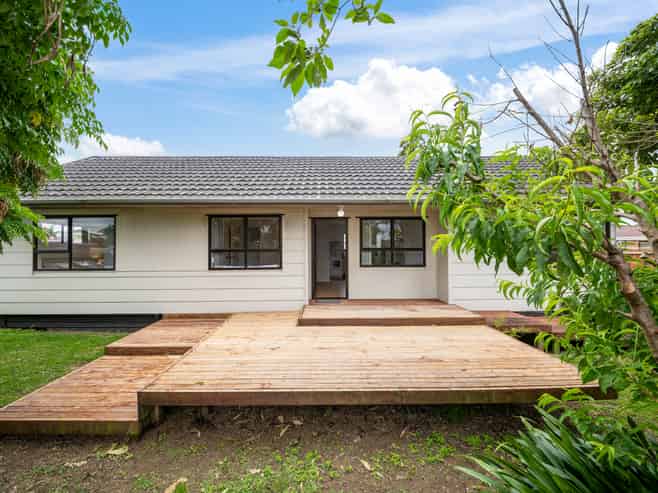 2/12 Edmund Hillary Ave, Papakura