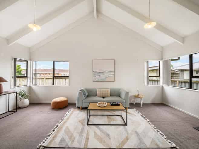 2/12 Edmund Hillary Ave, Papakura