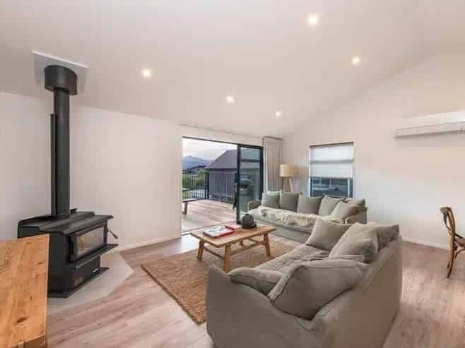 33 Farrant Drive, Wanaka