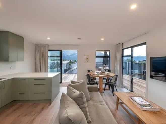 33a Farrant Drive, Wanaka