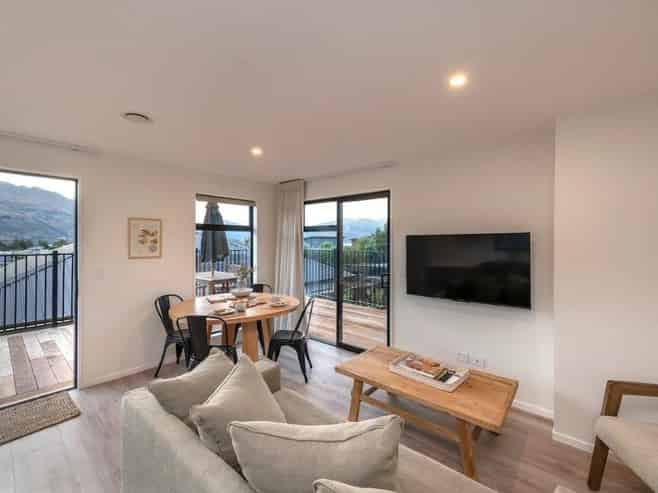 33a Farrant Drive, Wanaka