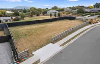 2 Foster Place, Amberley