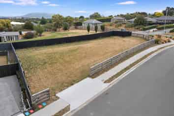 2 Foster Place, Amberley