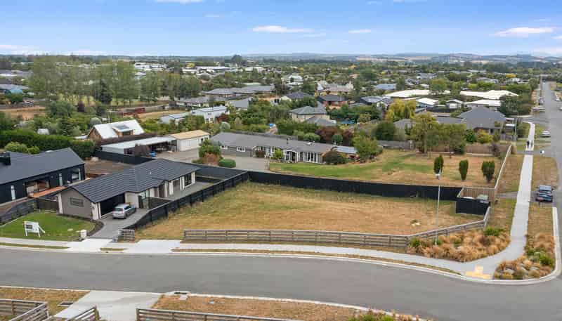 2 Foster Place, Amberley