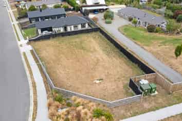 2 Foster Place, Amberley