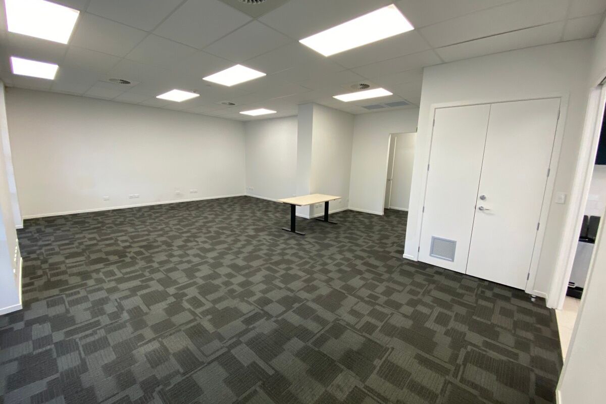 Modern Frankton Office - Vista 5