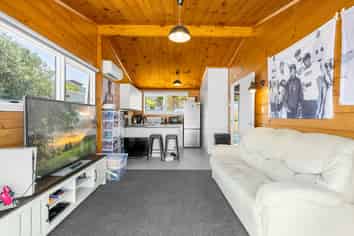 2/43 Sunset Street, Hilltop