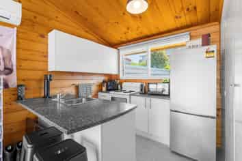 2/43 Sunset Street, Hilltop