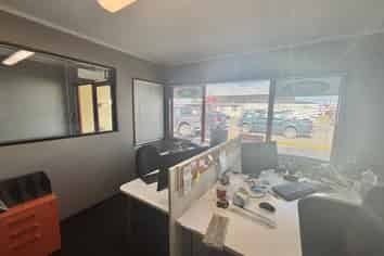 Austin Street Warehouse + Office (571m²)