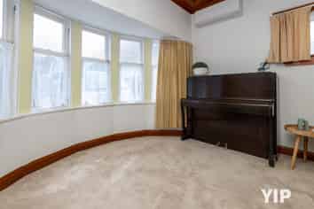 85 Miramar Avenue, Miramar