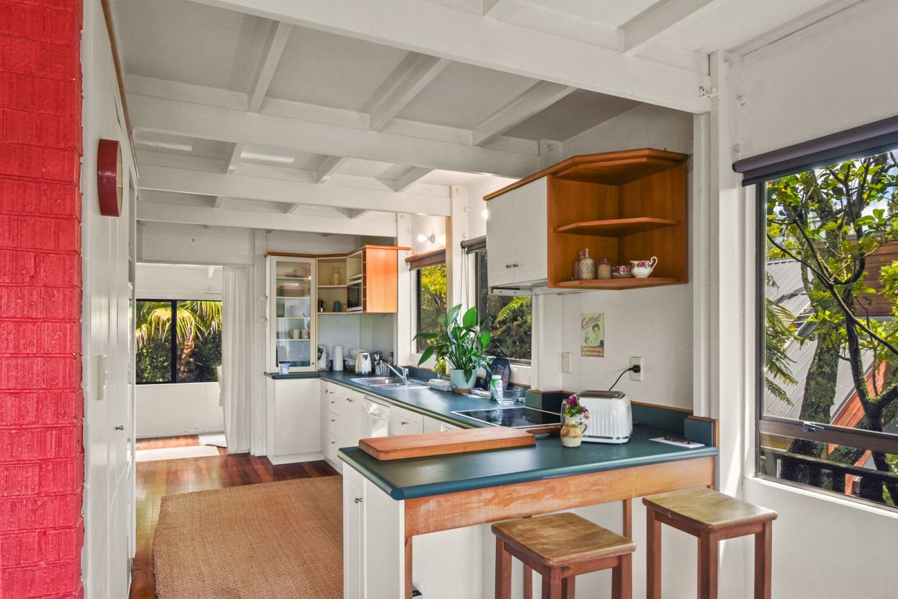 Rare Opportunity - Freehold with Lake Views. - Altro