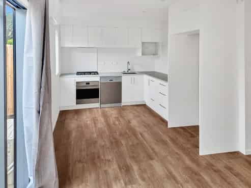 5/12 Mana Avenue, Titahi Bay