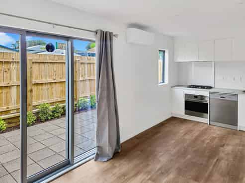 5/12 Mana Avenue, Titahi Bay