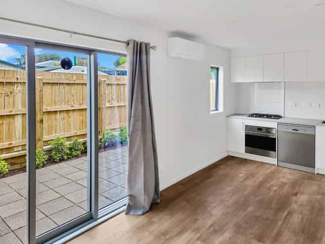 5/12 Mana Avenue, Titahi Bay