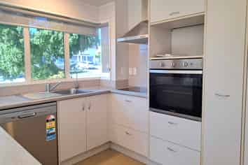 9 Harbour Lights Close, West Harbour