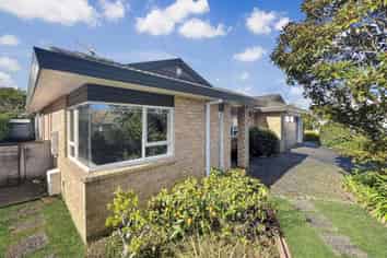 12 Stewart Gibson Road, The Gardens