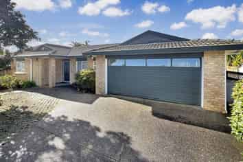 12 Stewart Gibson Road, The Gardens