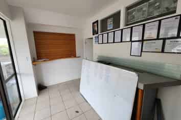 DRIVE THROUGH INDUSTRIAL WITH LARGE YARD
