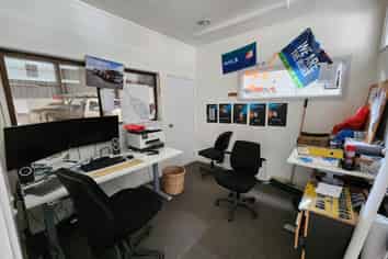 DRIVE THROUGH INDUSTRIAL WITH LARGE YARD
