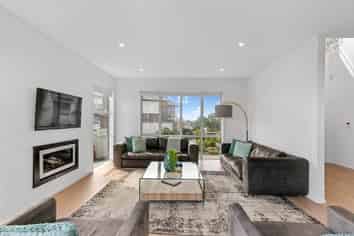 16 Spyglass Street, Red Beach