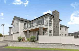 16 Spyglass Street, Red Beach