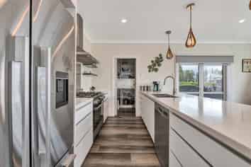 5 Pembroke Road West, Stratford