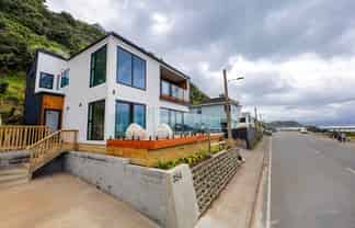 354 The Esplanade, Island Bay