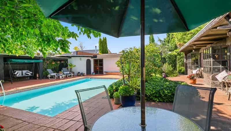 56 New Renwick Road, Burleigh